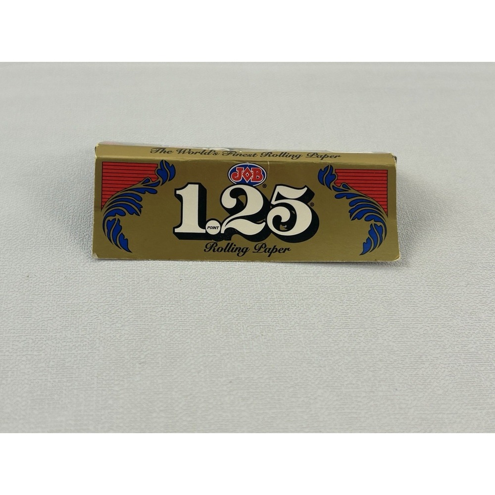 JOB 1.25 Rolling Papers Gold 24 Leaves Made in France Open Partial Pack